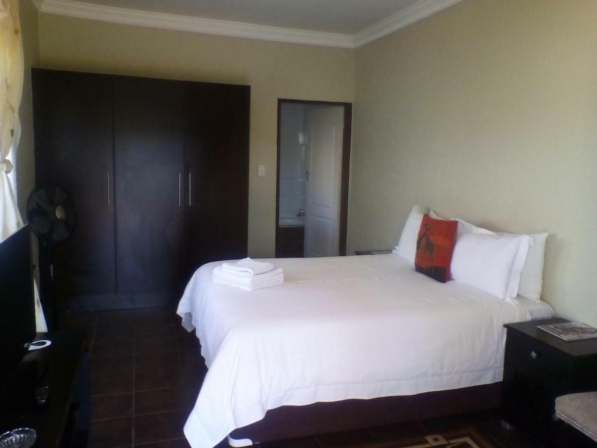 Mmakosha Lodge Претория Экстерьер фото